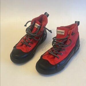 Hunter Kids Red and Black High-Top Sneakers